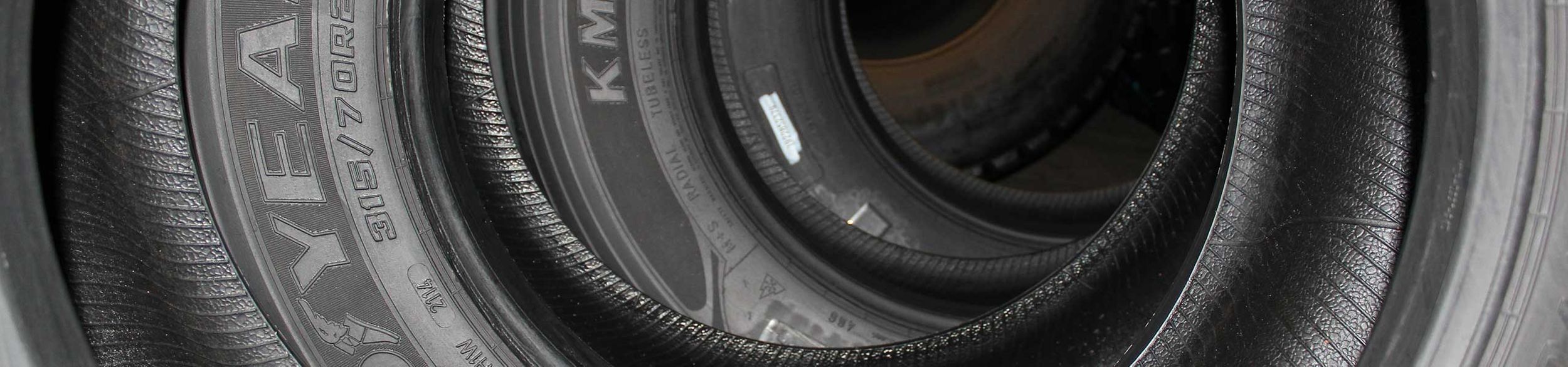 Runderneurte LKW-Reifen